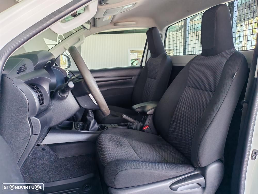 Toyota Hilux 2.4 D4-D 4WD - 8