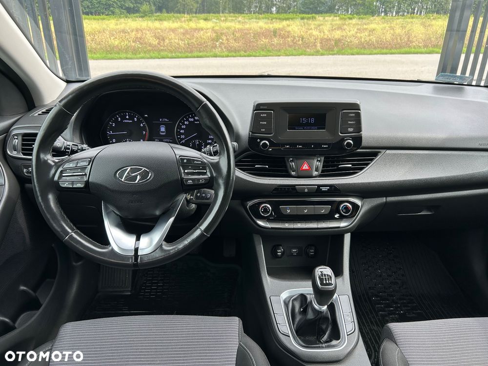 Hyundai i30 1.5 DPI Classic + - 11