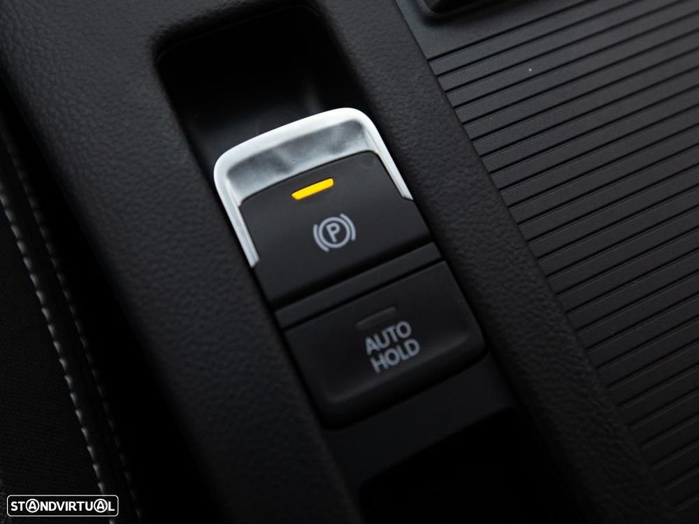 VW Passat Variant 2.0 TDI Business DSG - 19