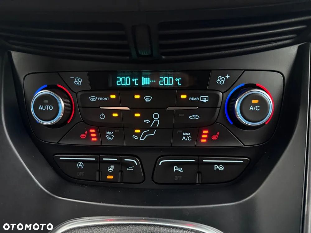 Ford Kuga 1.5 EcoBoost 2x4 Vignale - 25