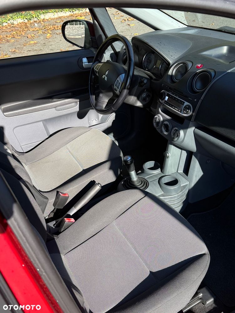 Mitsubishi Colt - 11