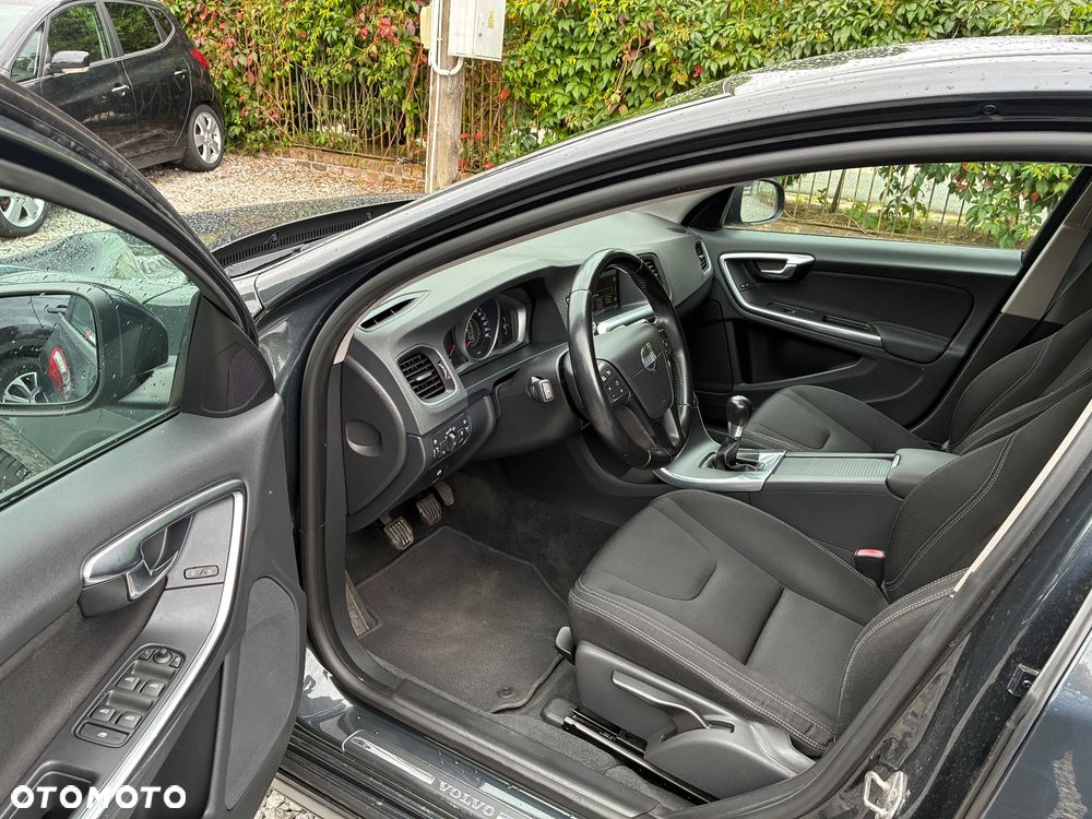 Volvo V60 D2 Base - 9