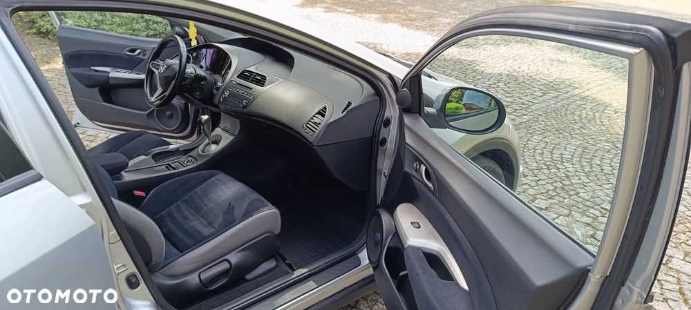 Honda Civic 1.8 Executive - 13