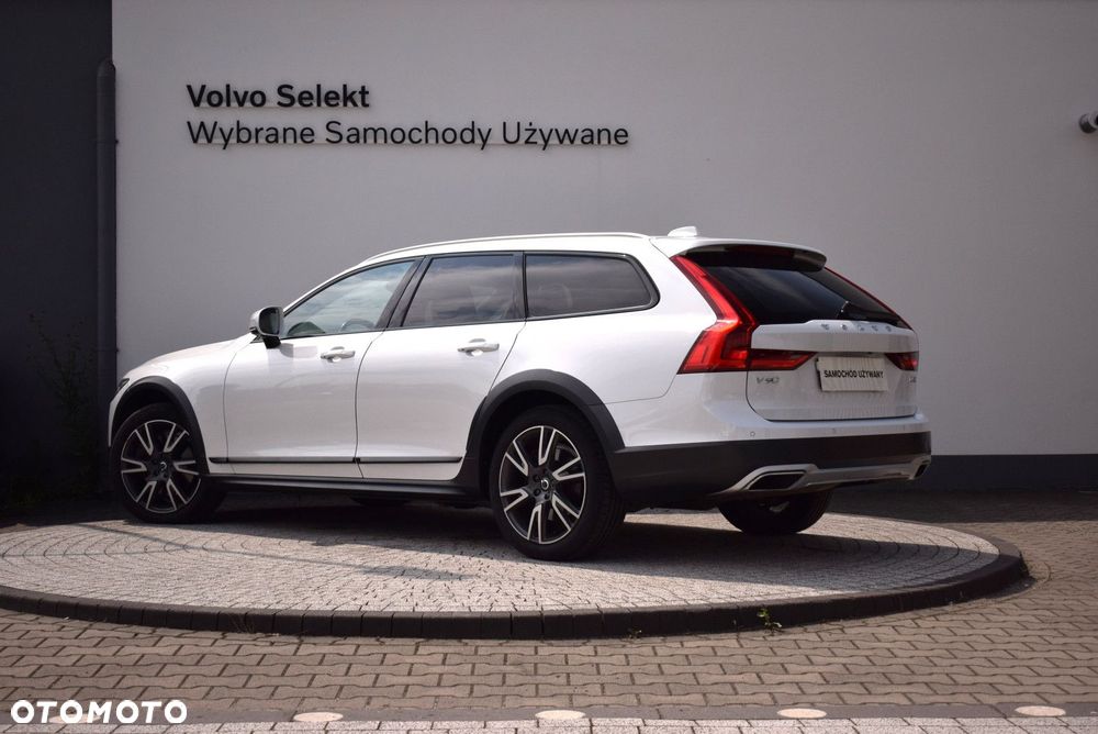 Volvo V90 Cross Country - 6