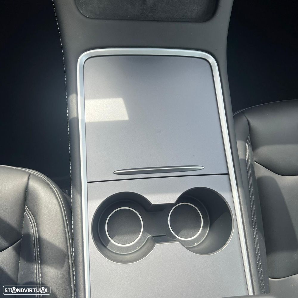 Tesla Model Y Long Range Dual Motor AWD - 18