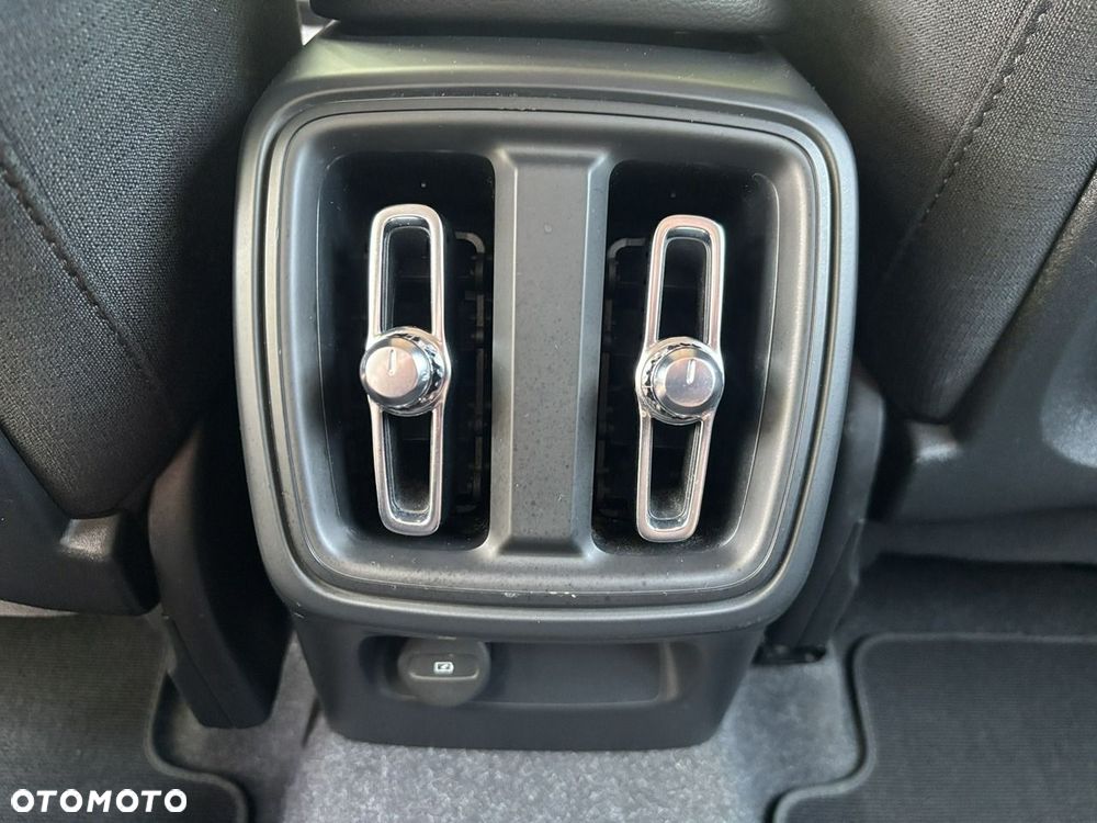 Volvo XC 40 - 24