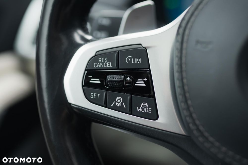 BMW X5 M M50d - 27