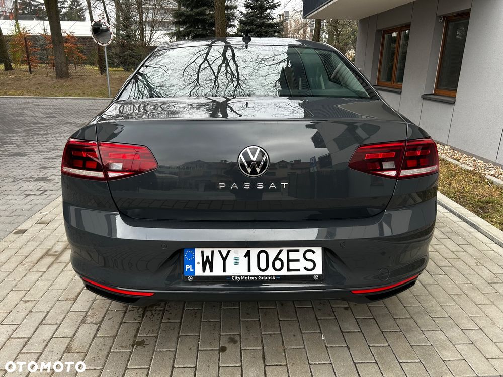 Volkswagen Passat - 8