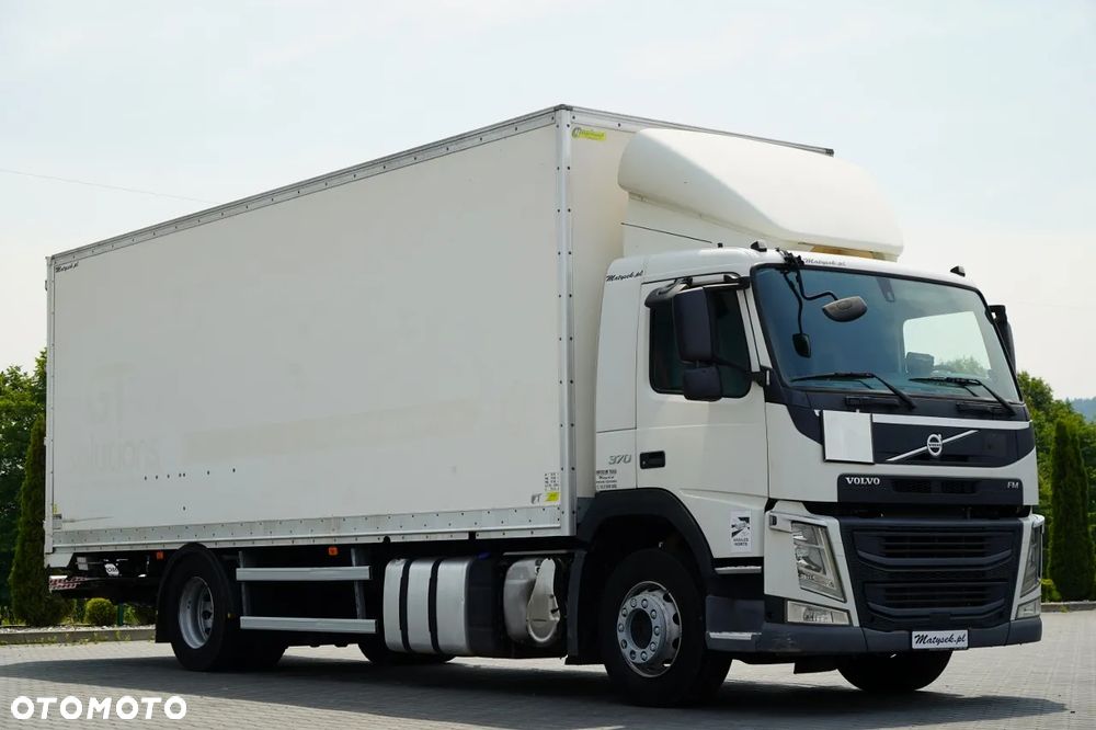 Volvo FM 370 / KONTENER 7,8 M / 4x2 / I-SHIFT / WINDA / EURO 6 - 6