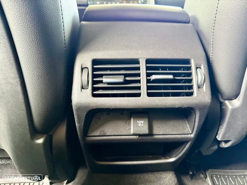 Jaguar E-Pace 2.0 i4D R-Dynamic S AWD Aut. - 30