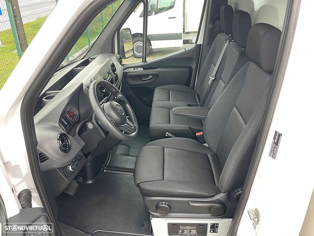 Mercedes-Benz Sprinter 515 CDI Contentor + Plataforma Elevatória - 21