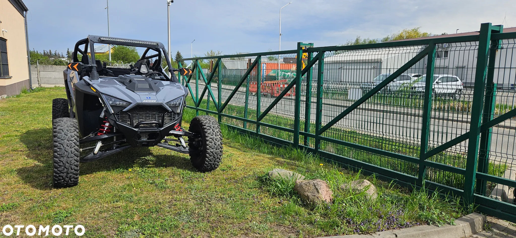 Polaris RZR