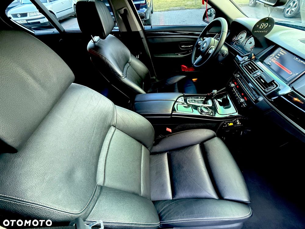 BMW Seria 5 530d xDrive Modern Line - 7