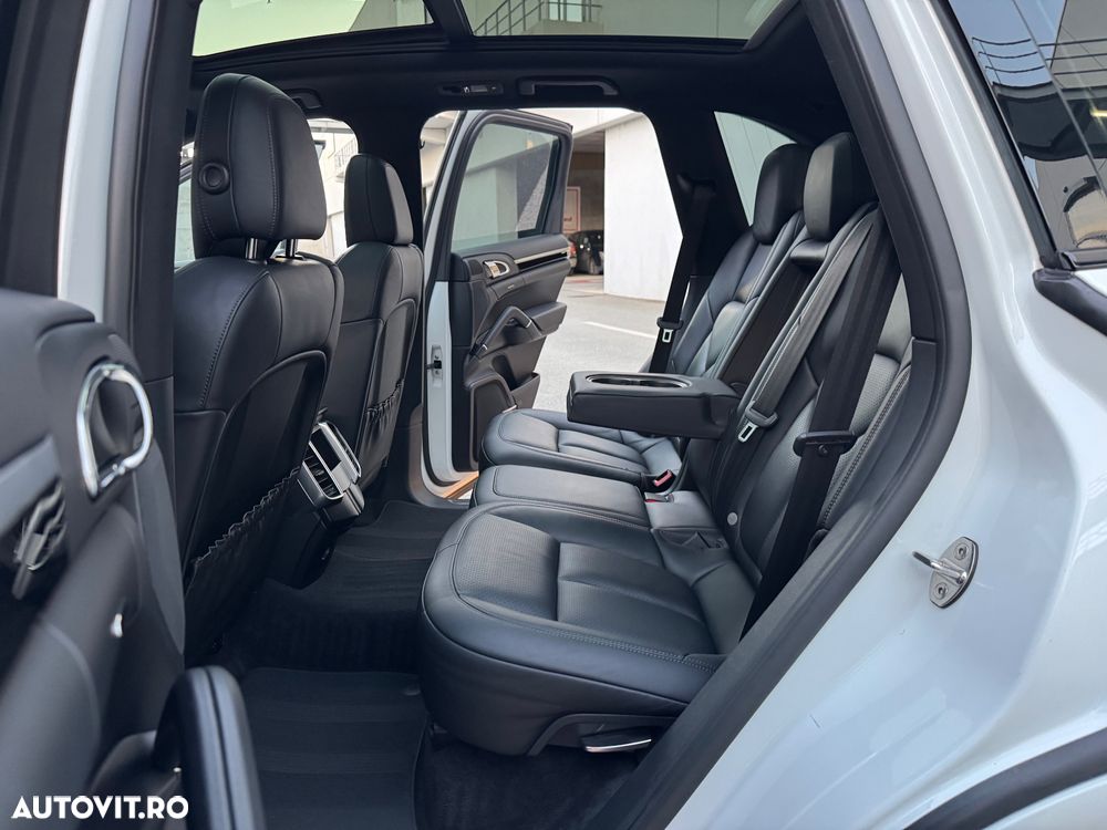 Porsche Cayenne Diesel Platinum Edition - 14