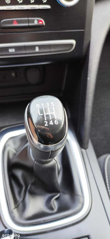 Renault Megane ENERGY TCe 100 INTENS - 26