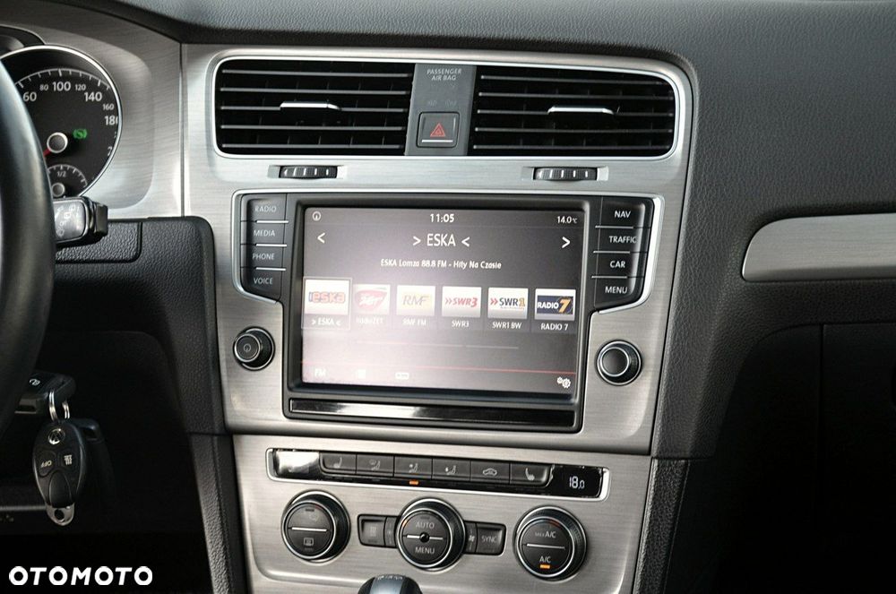 Volkswagen Golf - 24