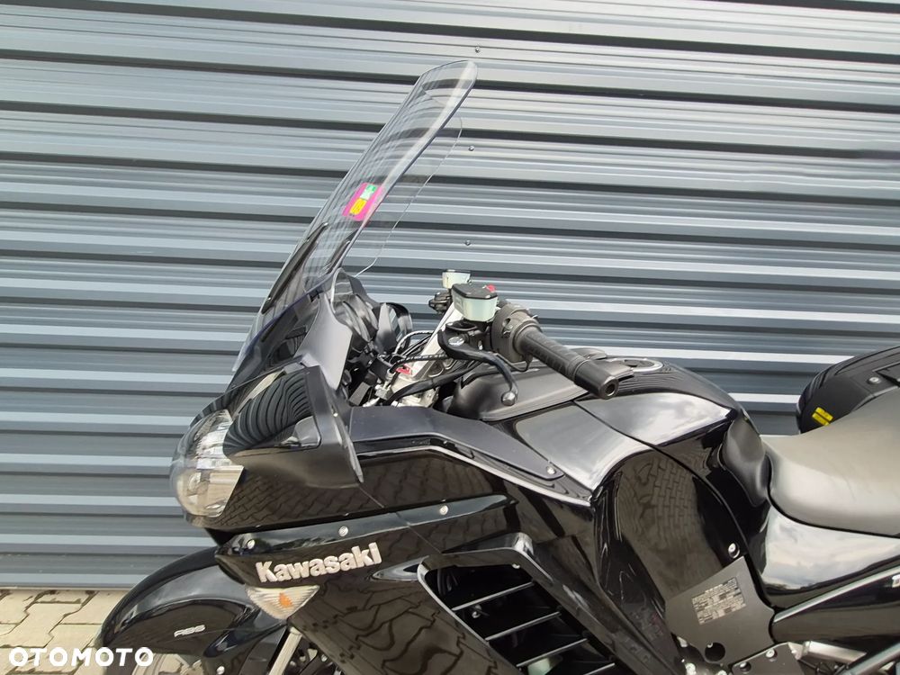Kawasaki GTR - 14