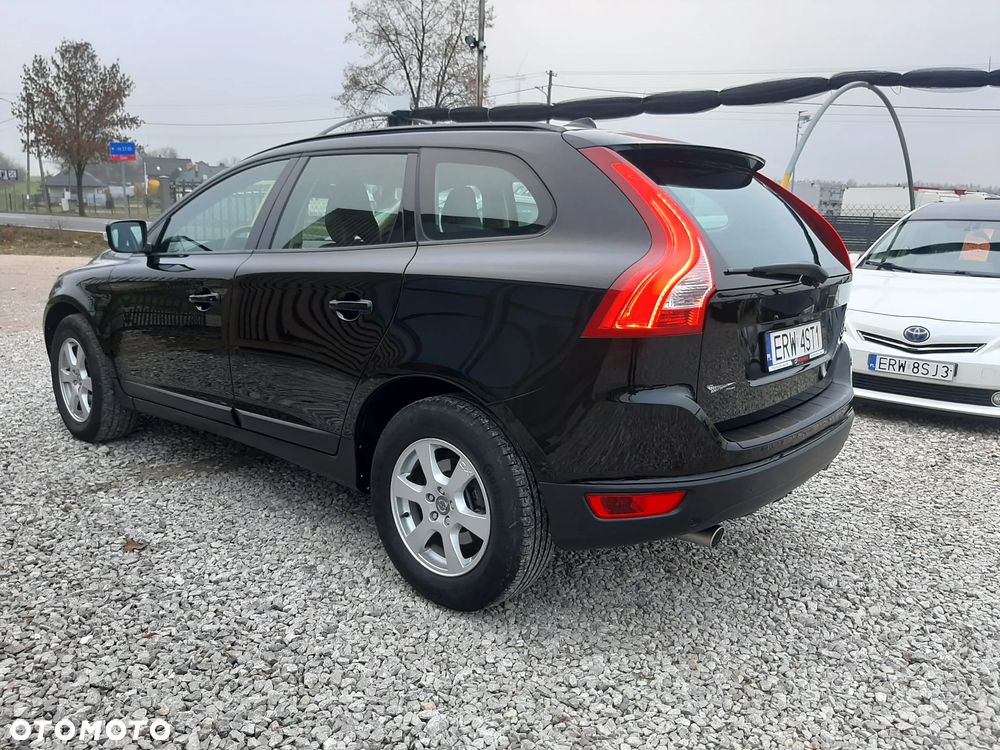 Volvo XC 60 D5 AWD Momentum - 6