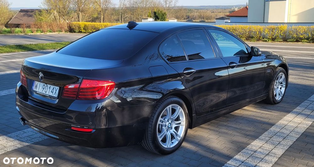 BMW Seria 5 520d xDrive - 10