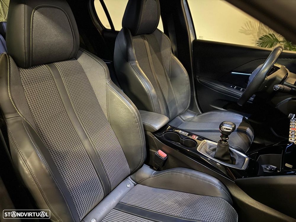 Peugeot 208 PureTech 100 GT Pack - 32