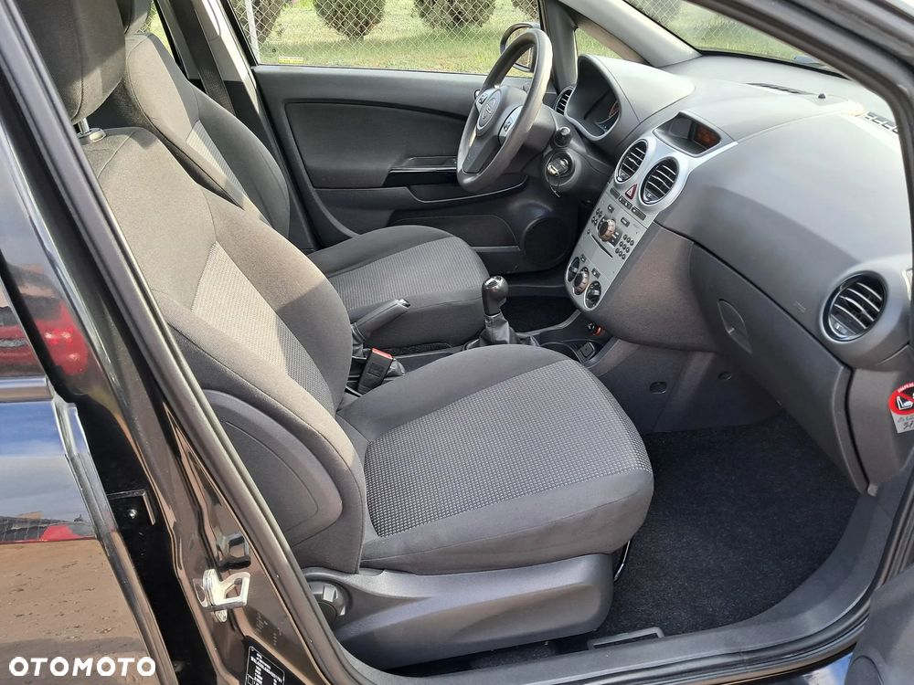 Opel Corsa 1.2 16V Cosmo - 16