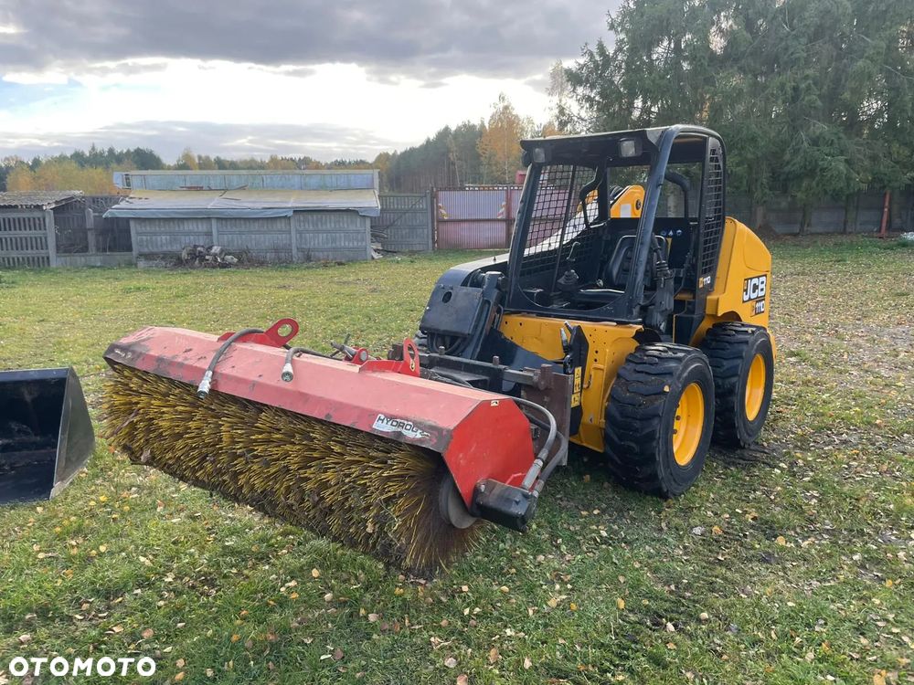 Bobcat ROBOT 94 konie + zamiatarka i pług - 11