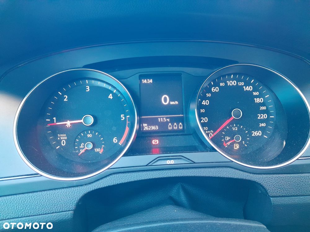 Volkswagen Passat - 33