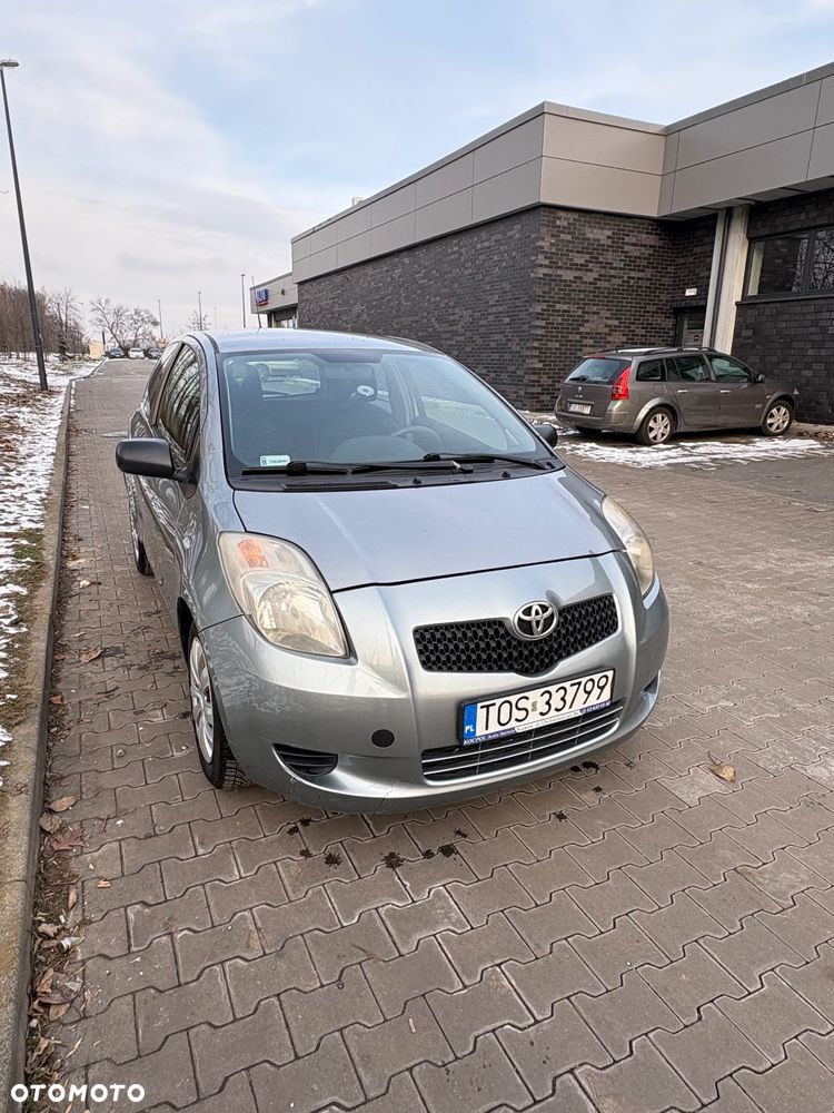 Toyota Yaris 1.0 Luna A/C - 3