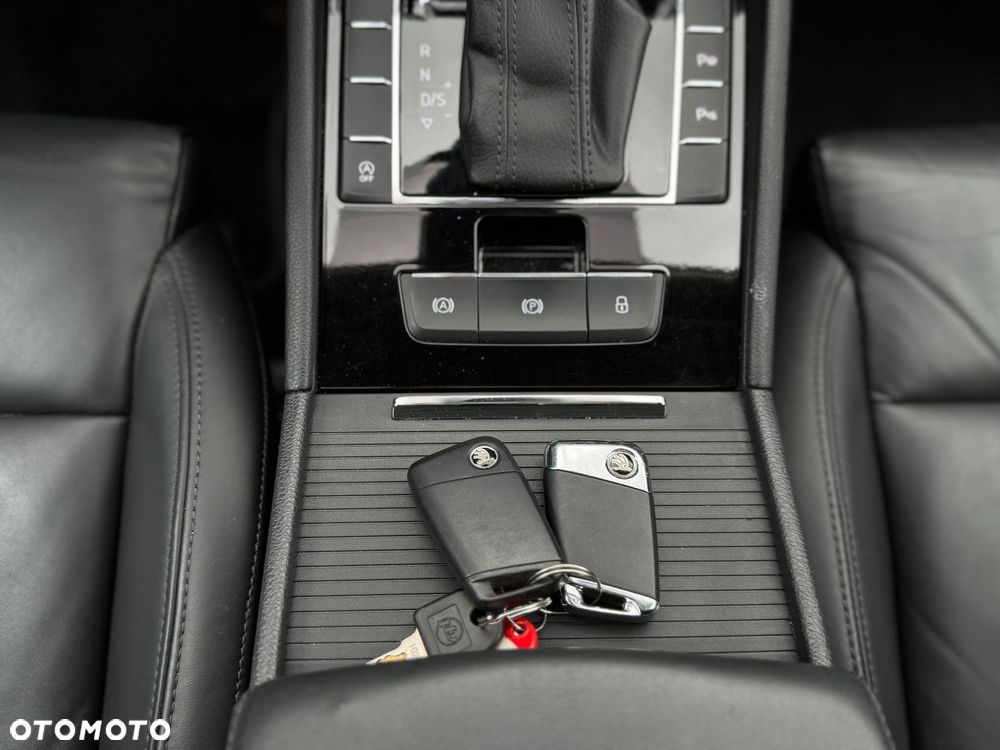 Skoda Superb 2.0 TDI L&K DSG - 12