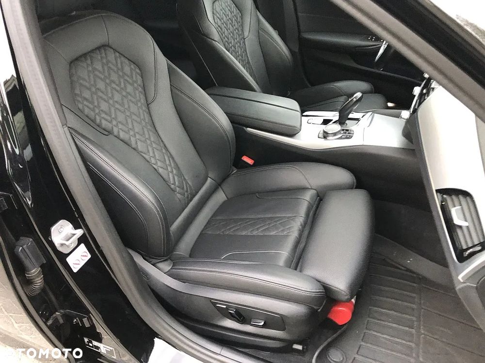 BMW Seria 5 518d mHEV Luxury Line sport - 37