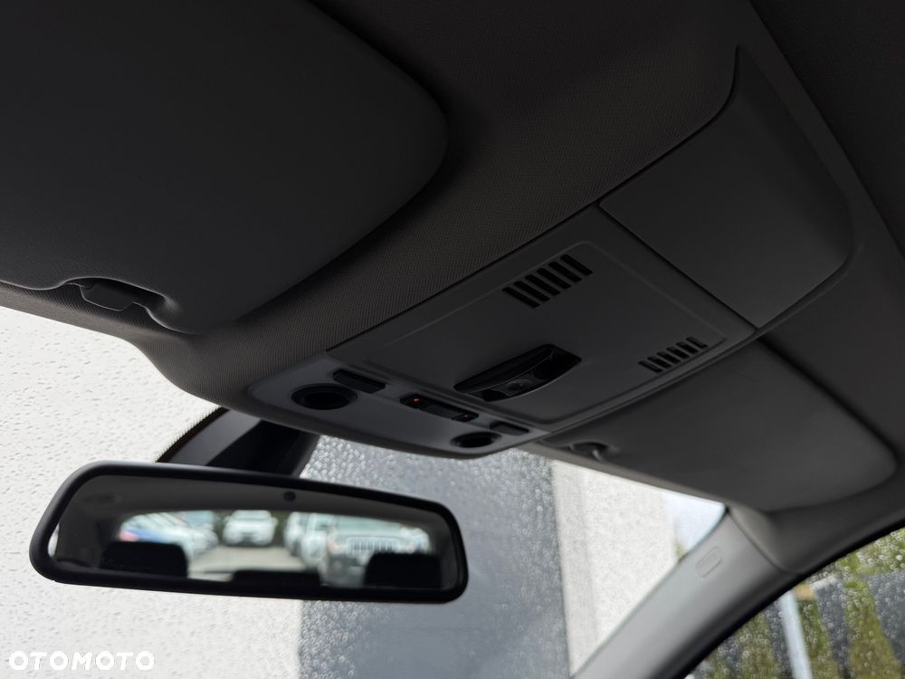 BMW Seria 3 318d Touring - 24