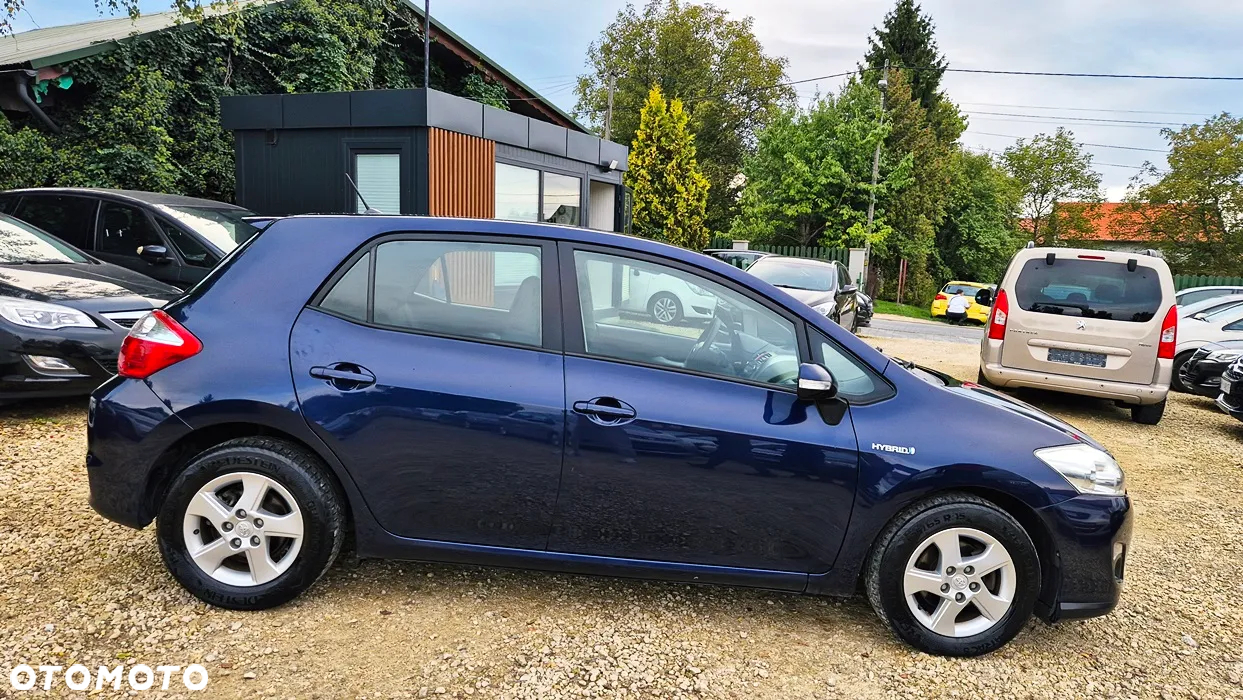 Toyota Auris 1.8 HSD Luna - 11