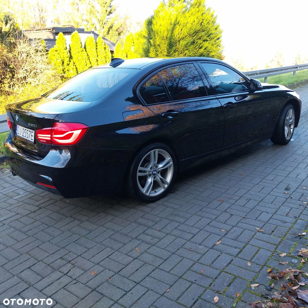 BMW Seria 3 330i xDrive M Sport - 4