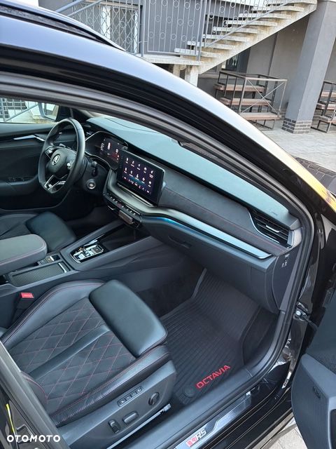 Skoda Octavia 2.0 TDI DSG RS - 6