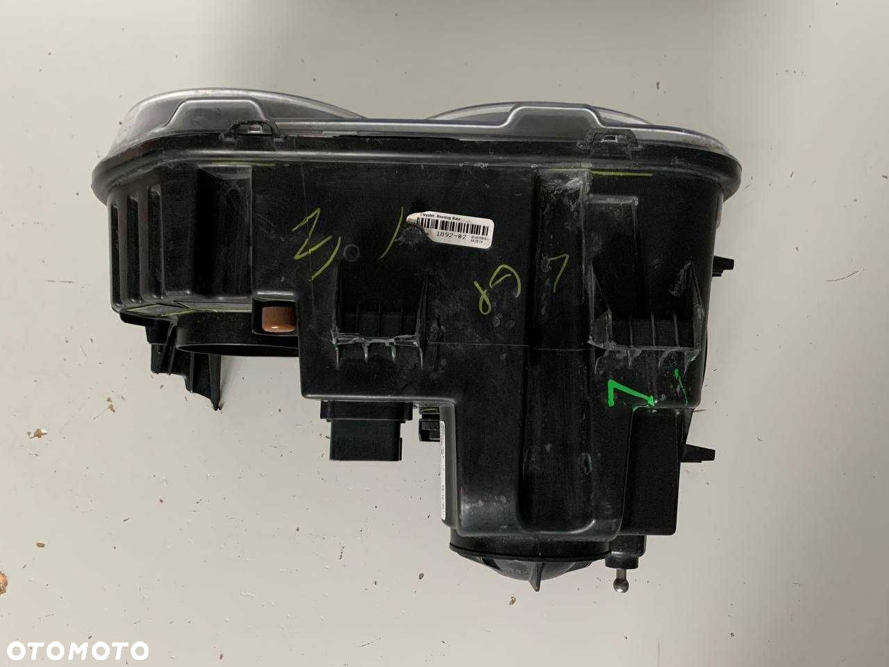 Lampa Reflektor Dodge Challenger 2015+ LED Xenon - 3
