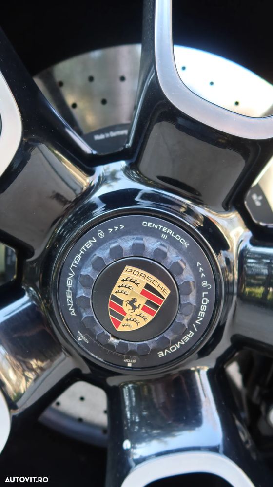 Porsche 911-TURBO-S - 13