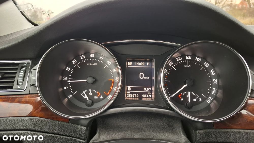 Skoda Superb 2.0 TDI Platinum DSG - 20