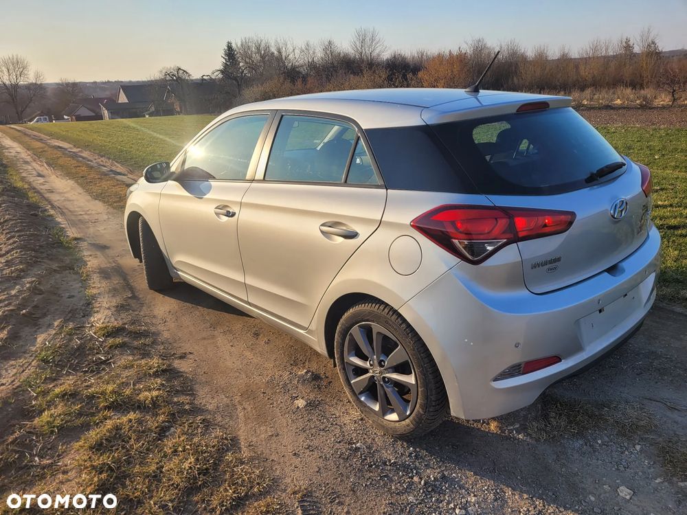 Hyundai i20 1.2 Trend - 6