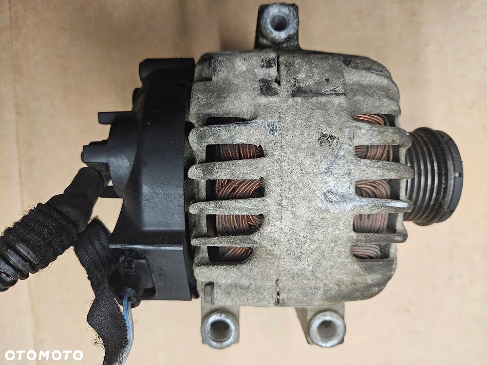 Opel Astra J  Corsa D Meriva B 1.3 CDTI alternator 140A 13505392