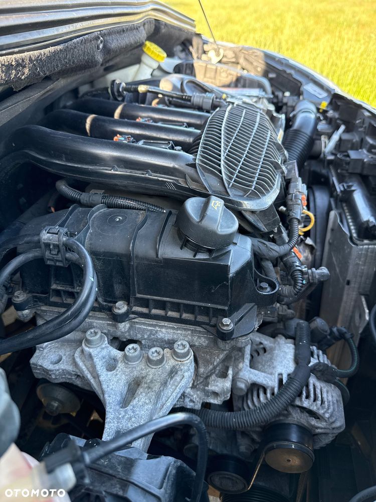 Peugeot 208 - 6