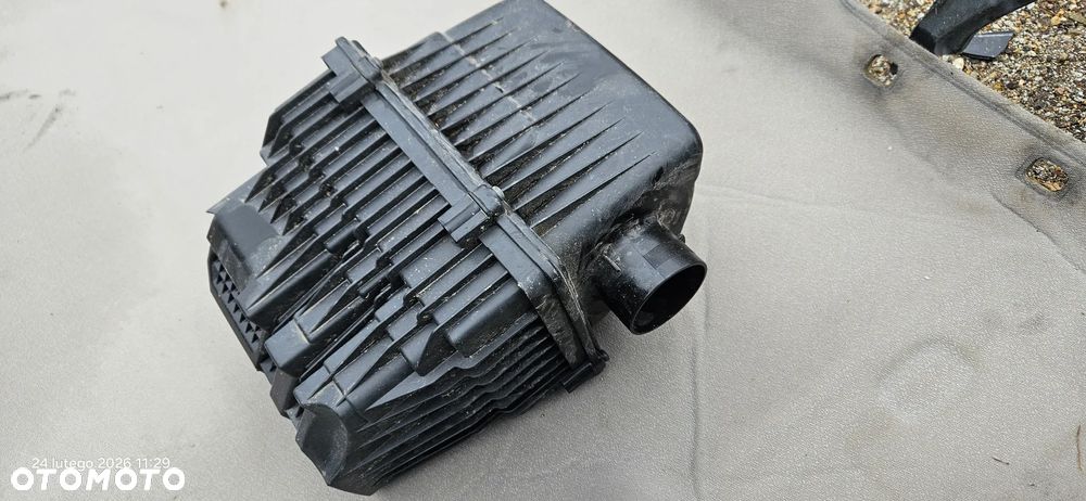 Obudowa filtra powietrza Peugeot 307 2,0 16V 2005r 9637144080 9637143980 - 2