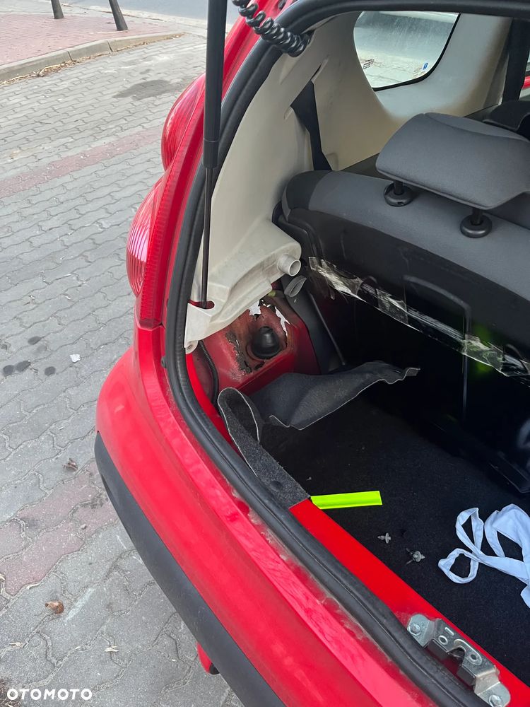 Peugeot 107 1.0 Happy - 13