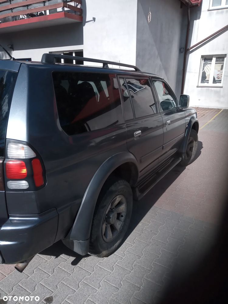 Mitsubishi Pajero - 5