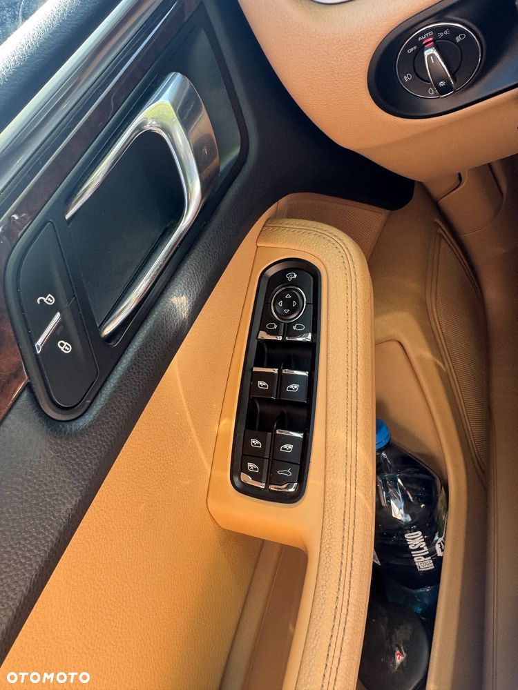 Porsche Macan Standard - 17