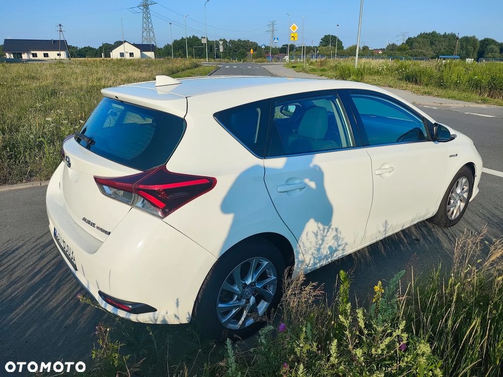 Toyota Auris 2015 photo 4
