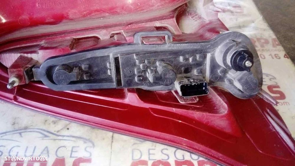 FAROLIM TRASEIRO DIREITO CITROEN C4 I 2005 - - 1