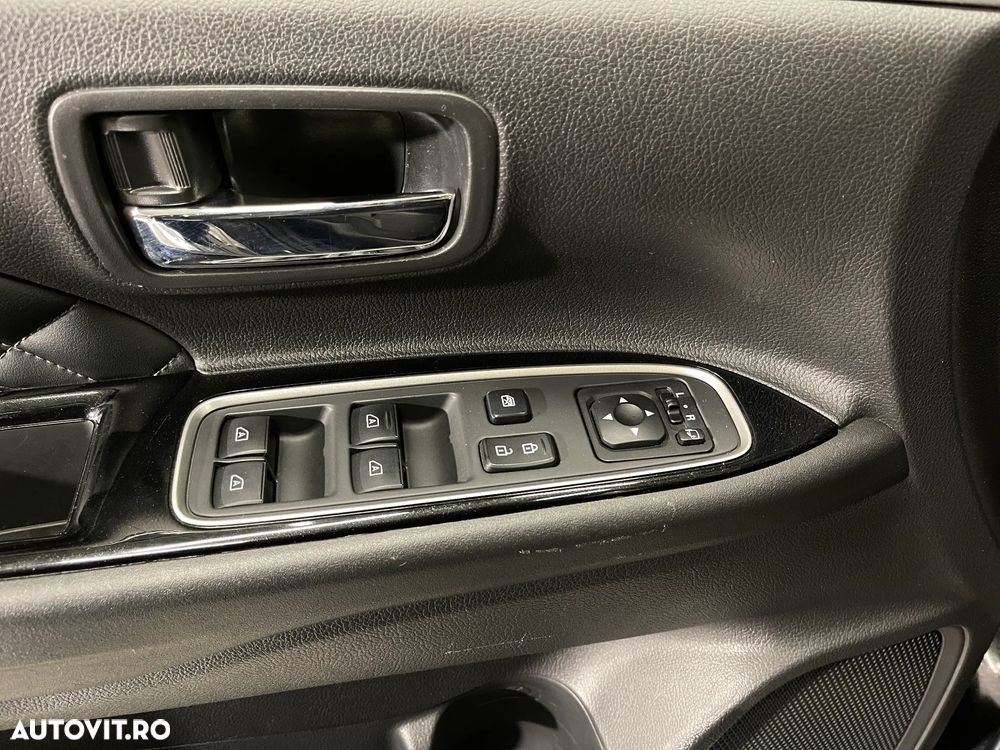 Mitsubishi Outlander 2.4 4WD Plug-In Hybrid Diamant - 23