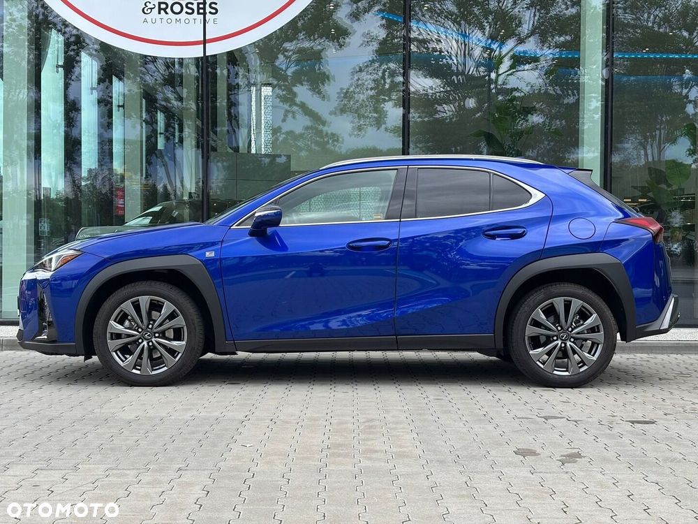 Lexus UX 300h F Sport Design - 3