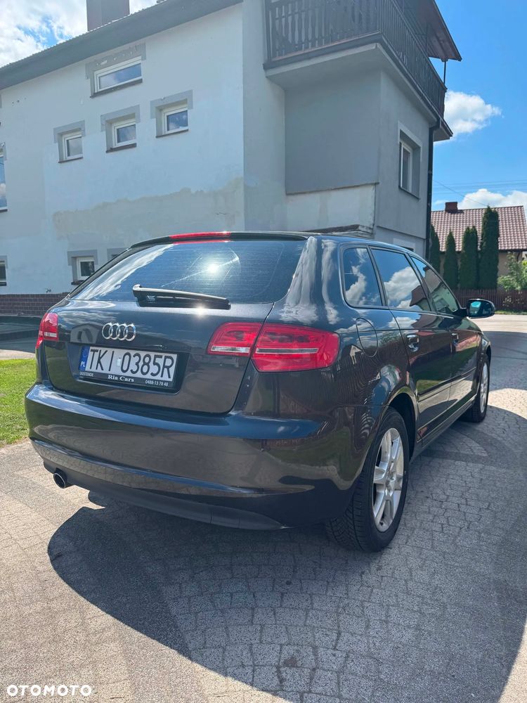 Audi A3 Sportback 1.6 TDI DPF Ambition - 6