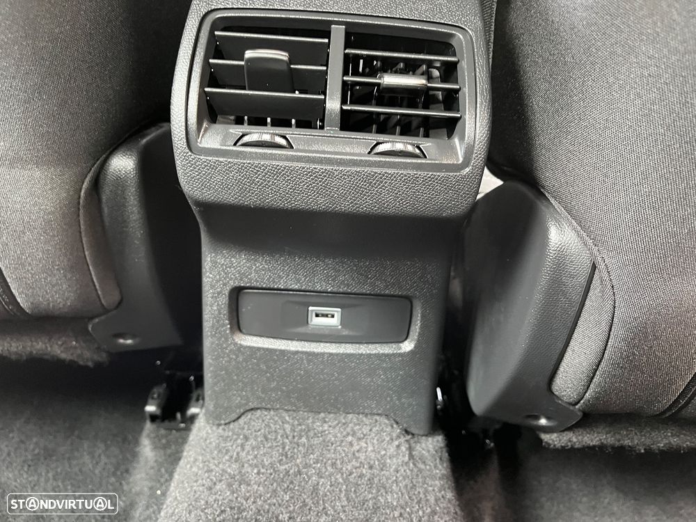 Citroën C4 PureTech 130 Stop&Start EAT8 FEEL PACK - 28